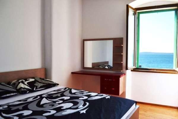 Deluxe Port View Apartment Kaštela Екстериор снимка